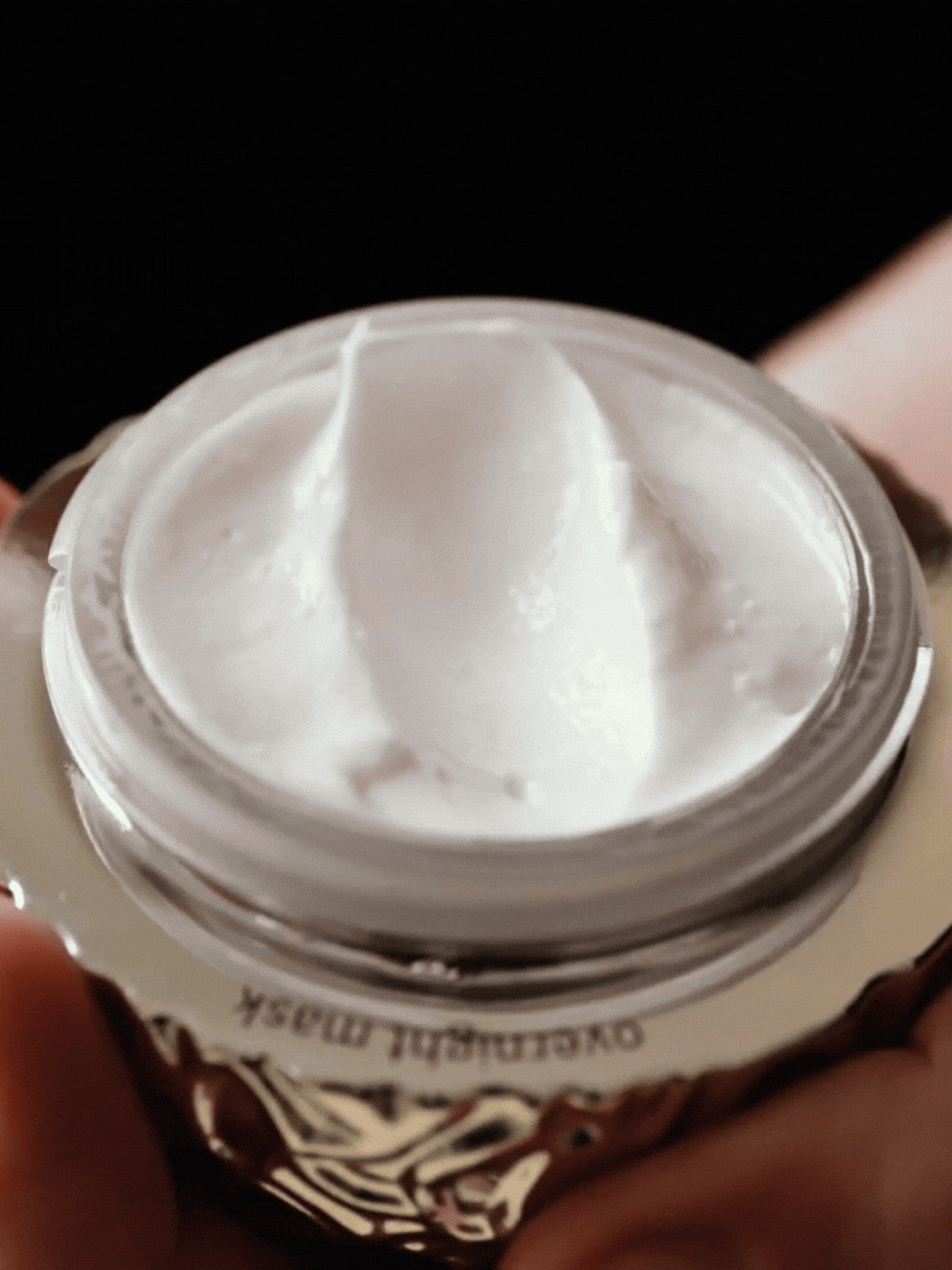 Texture du masque de nuit HSR Lifting de Babor pour les peaux matures