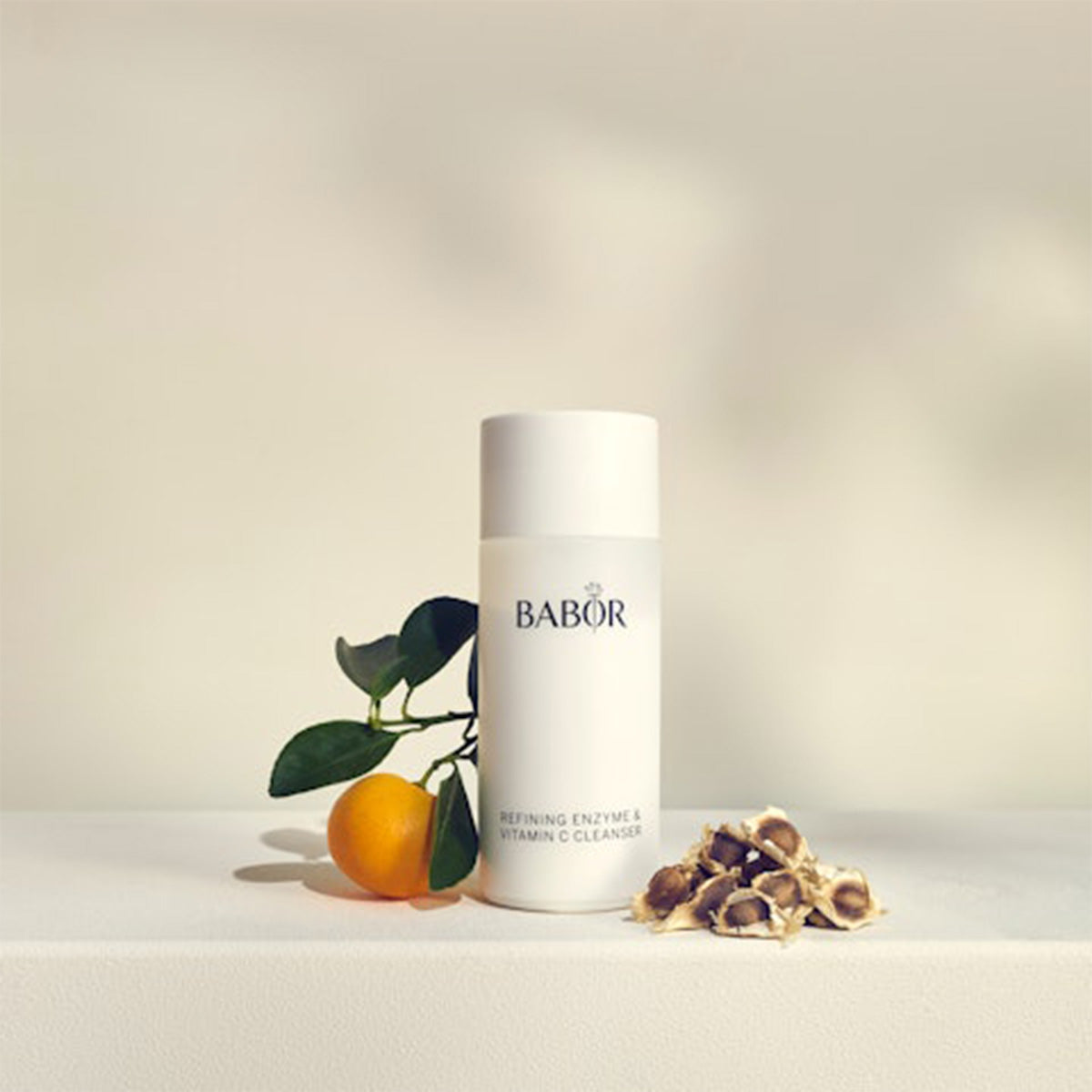 Nettoyant gommant à la vitamine C et aux Enzymes